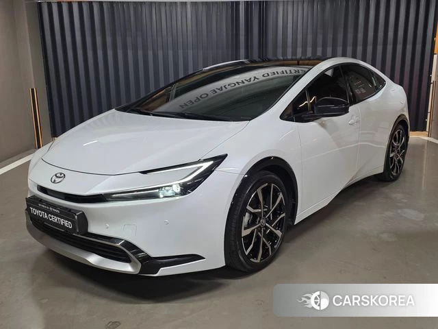 Toyota Prius 5th Generation 2023 Белый из Кореи