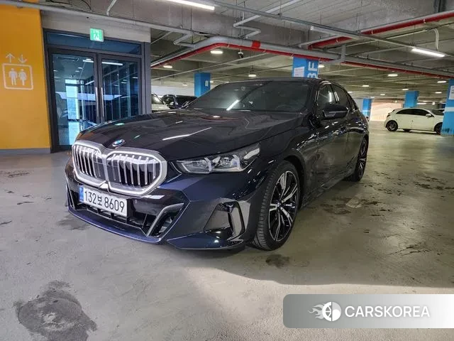 BMW 5 Series (G60) 2025 Черный из Кореи