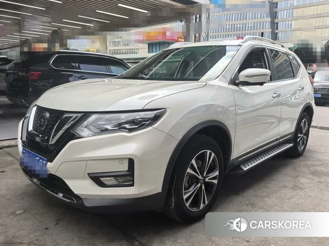 Nissan Qijun 2021 Белый из Китая