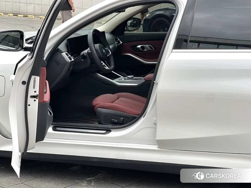 BMW i3 2024 Белый из Китая