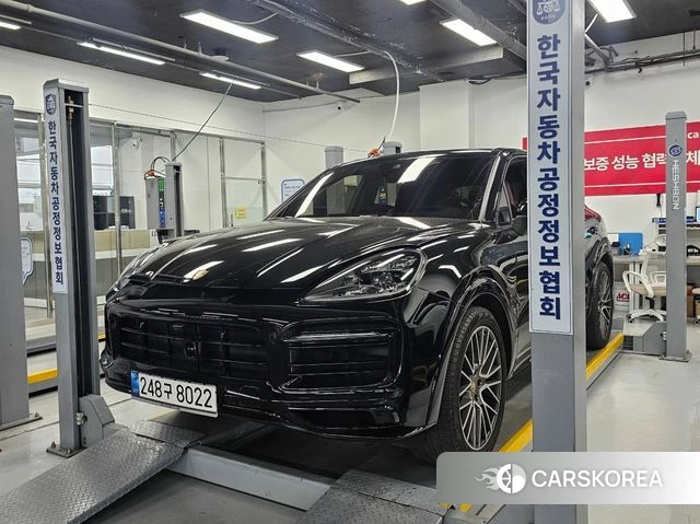 Porsche Cayenne (PO536) 2022 Черный из Кореи