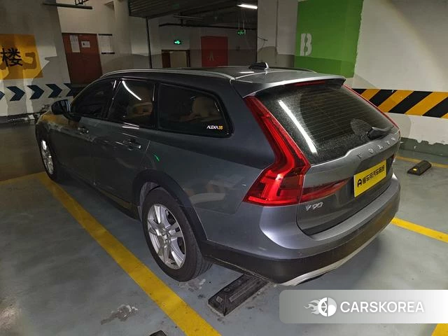 Volvo V90 2018 Синий из Китая