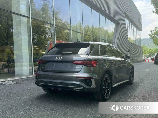 Audi A3 2023 Темно-серый из Китая