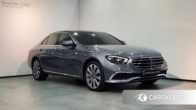 Mercedes-Benz E-Class W213 2023 Серый из Кореи