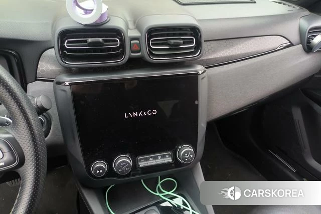 Lynk 03 2020 Черный из Китая