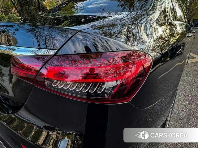 Mercedes-Benz E-class 2022 Черный из Китая