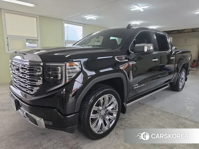 GMC Sierra 2024 Черный из Кореи