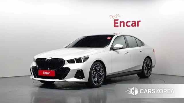 BMW 5 Series (G60) 2025 Белый из Кореи