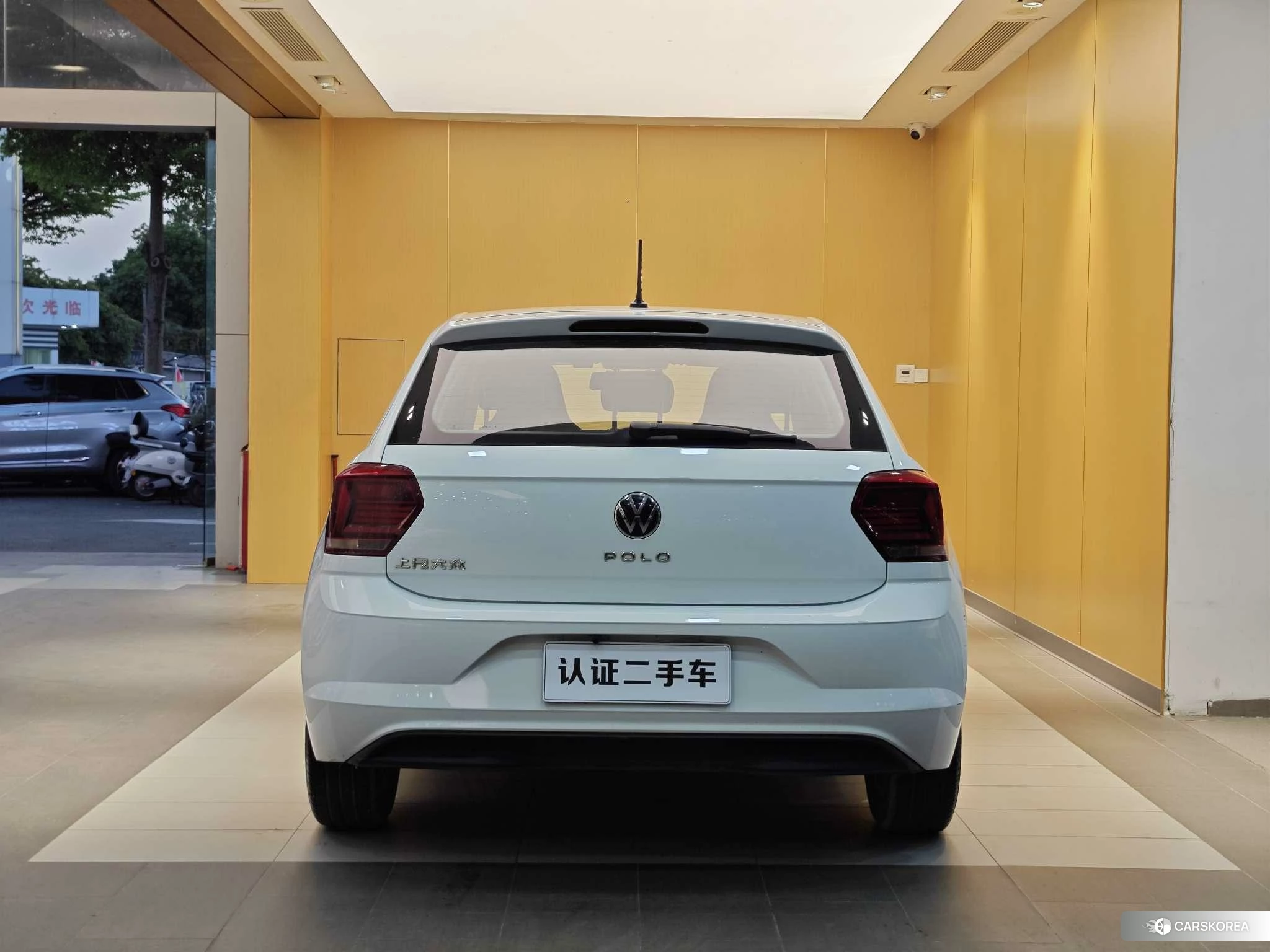 Volkswagen Polo 2023 Белый из Китая
