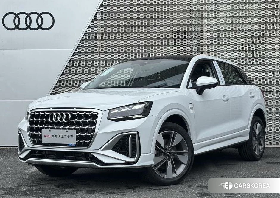 Audi Q2L 2025 Белый из Китая