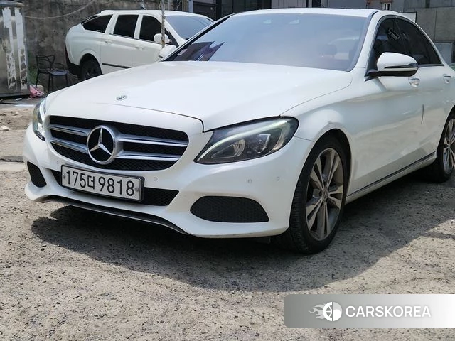 Mercedes-Benz C-Class W205 2018 Белый из Кореи