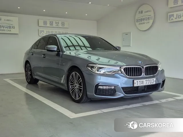 BMW 5 Series (G30) 2018 Цвет галактики из Кореи