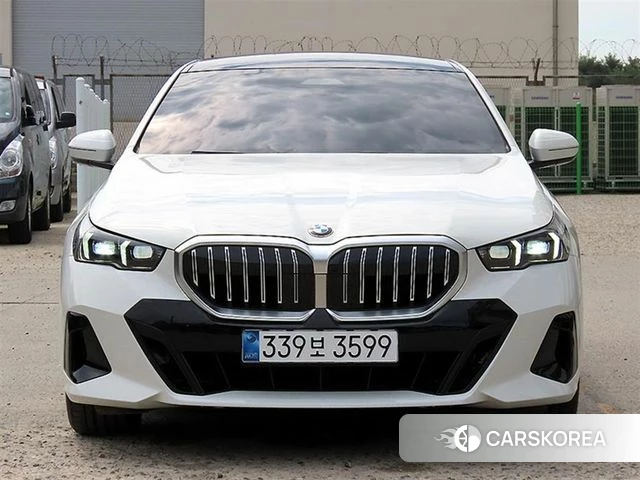 BMW 5 Series (G60) 2025 Белый из Кореи