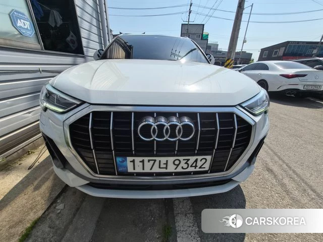 Audi Q3 (F3) 2023 Белый из Кореи