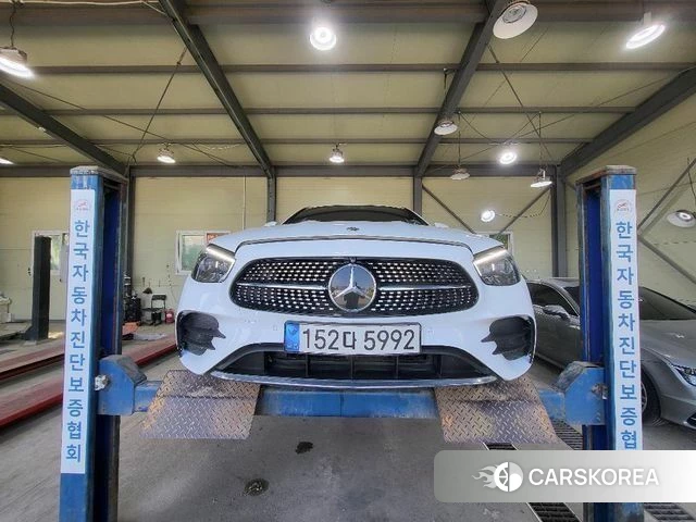 Mercedes-Benz E-Class W213 2022 Белый из Кореи