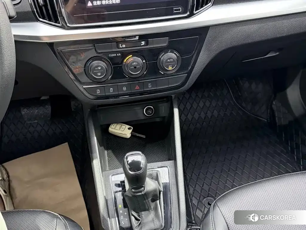 Skoda Komick 2023 Champagne/brown из Китая