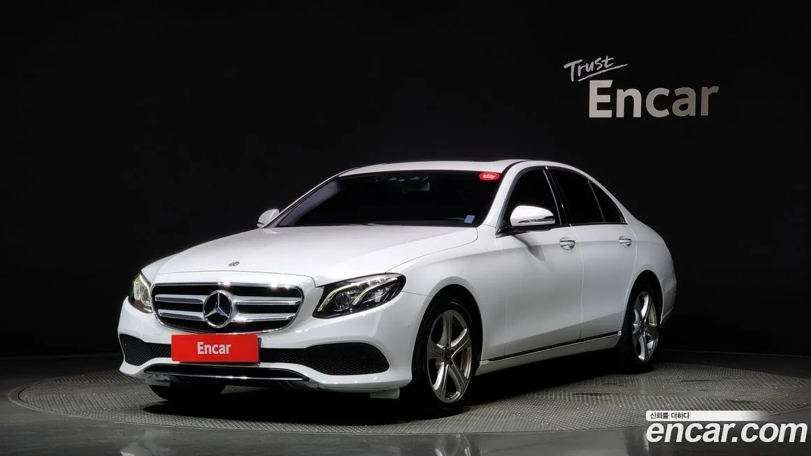 Mercedes-Benz E-Class W213 2018 Белый из Кореи