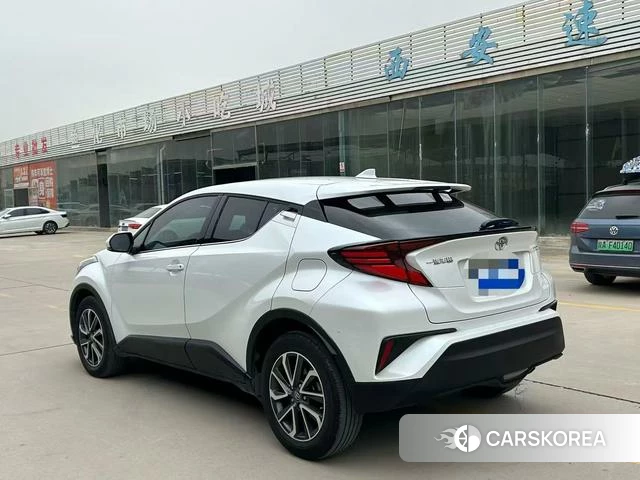 Toyota IZOA 2022 Белый из Китая