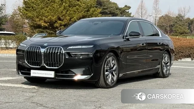 BMW i7 (G70) 2023 Черный из Кореи