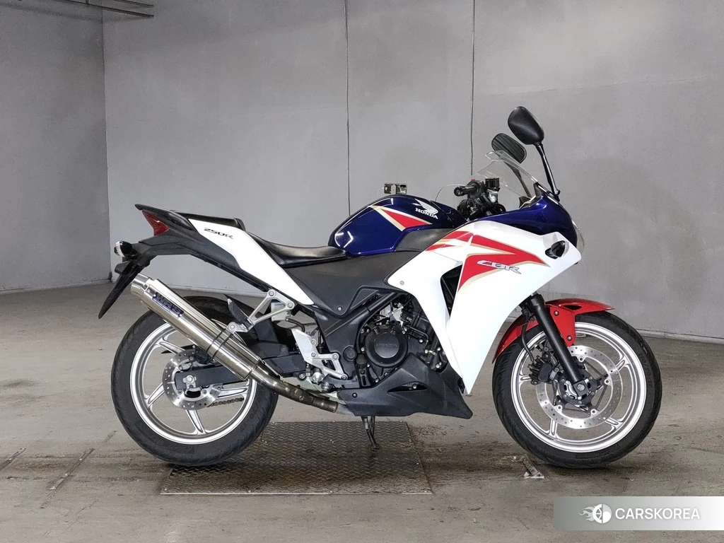 Проданный Honda CBR250R 2011 из Японии