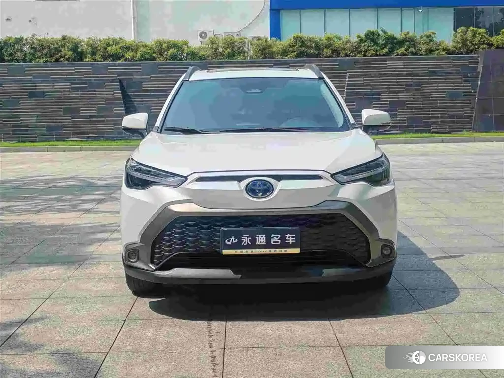 Toyota Frontlander 2023 Белый из Китая