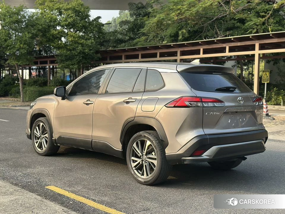 Toyota Fenglanda 2022 Шампань из Китая