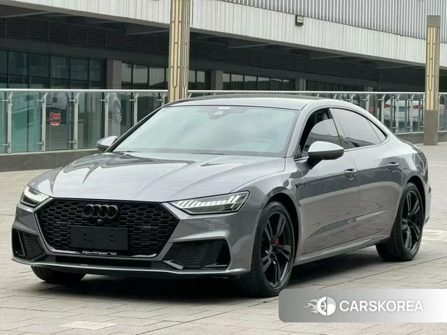 Audi A7L 2024 Серебристо-серый из Китая