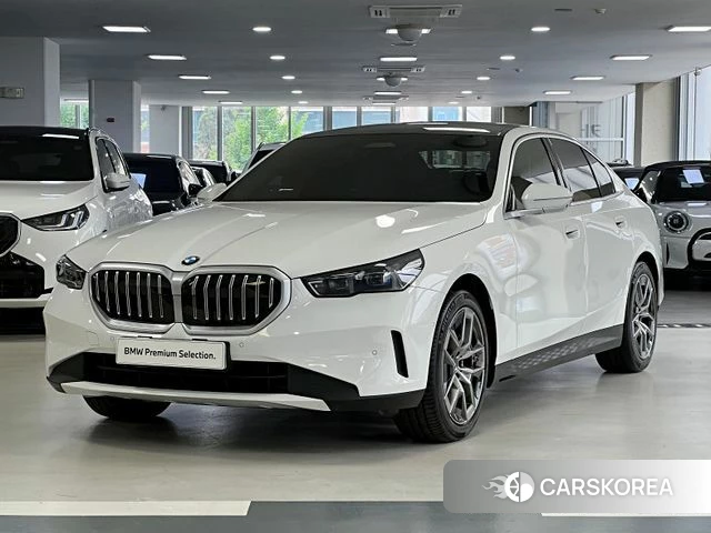 BMW 5 Series (G60) 2025 Белый из Кореи