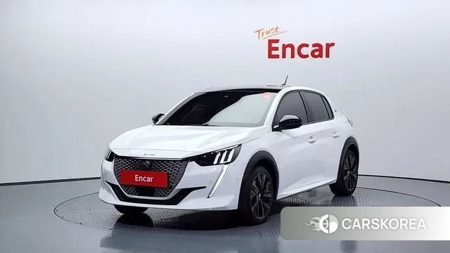 Peugeot e-208 second Generation 2023 Белый из Кореи