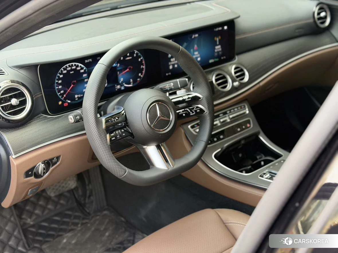 Mercedes-Benz E-class 2023 Черный из Китая