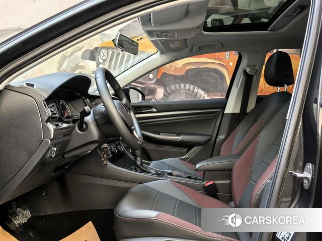 Volkswagen Bora 2022 Темно-серый из Китая