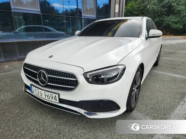 Mercedes-Benz E-Class W213 2021 Белый из Кореи