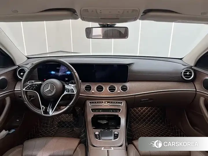 Mercedes-Benz E-Class 2023 Белый из Китая