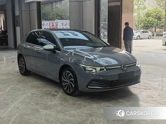 Volkswagen Golf 2022 Серебристо-серый из Китая