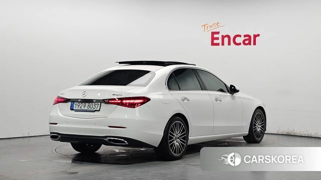 Mercedes-Benz C-Class W206 2024 Белый из Кореи