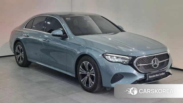 Mercedes-Benz E-Class W214 2025 Небесно-голубой из Кореи