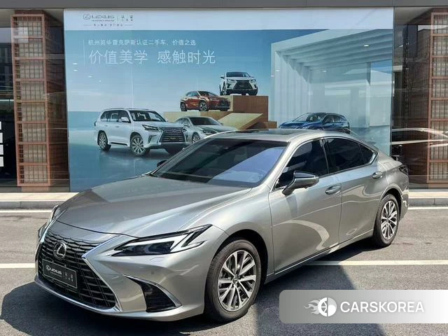 Lexus ES 2025 Серебристо-серый из Китая