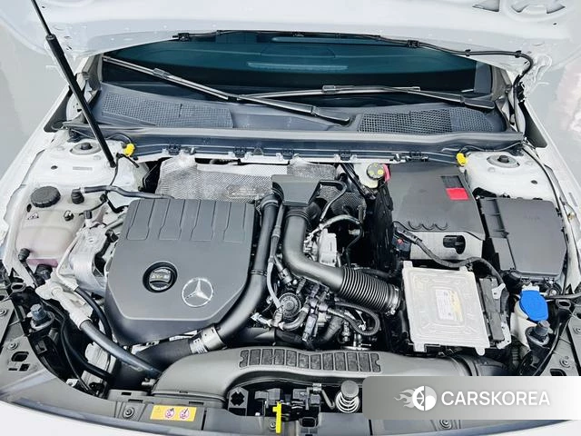 Mercedes-Benz Class A 2022 Белый из Китая