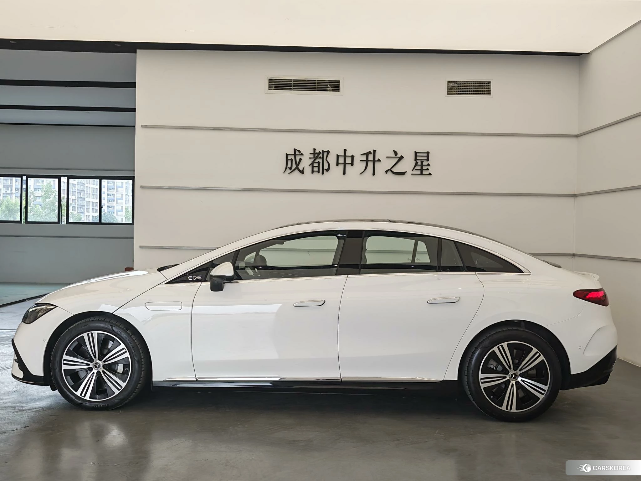 Mercedes-Benz EQE 2024 Белый из Китая