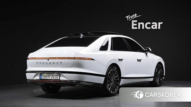 Hyundai Grandeur Hybrid (GN7) 2024 Белый из Кореи