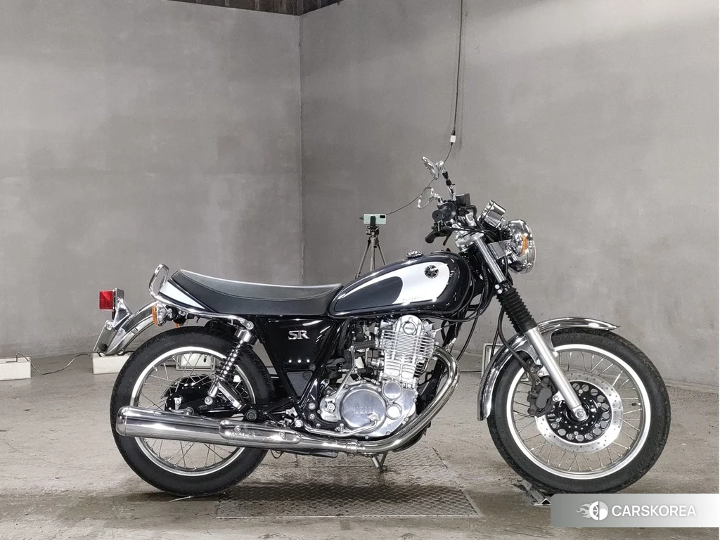 Проданный Yamaha SR 400 2022 из Японии
