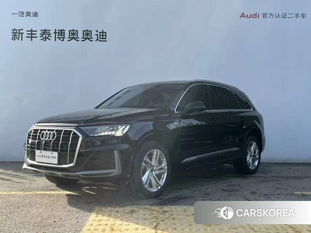 Audi Q7 2023 Черный из Китая