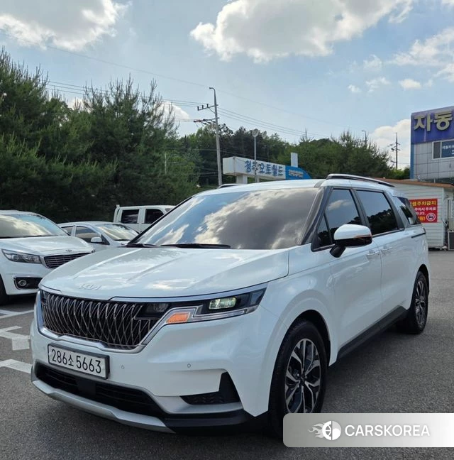 Kia Carnival 4th generation 2023 Белый из Кореи