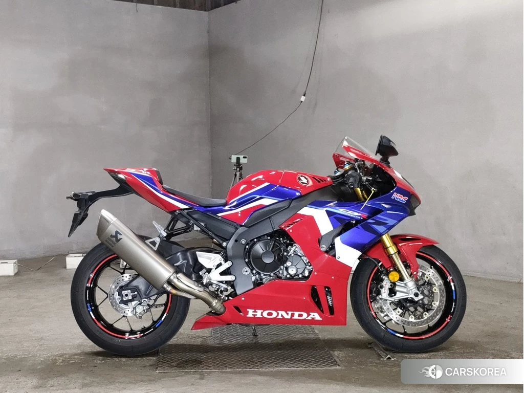 Проданный Honda CBR1000RR-R FIREBLADE SP 2021 из Японии, фото 2