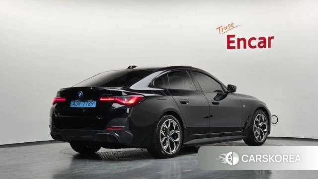 BMW i4 2023 Черный из Кореи
