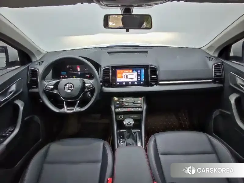 Skoda Karoq 2023 Белый из Китая