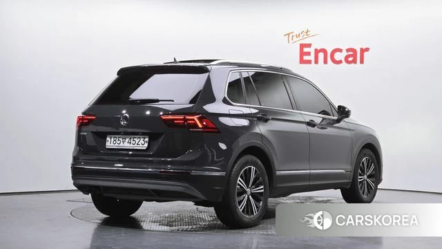 Volkswagen Tiguan second Generation 2020 Серый из Кореи