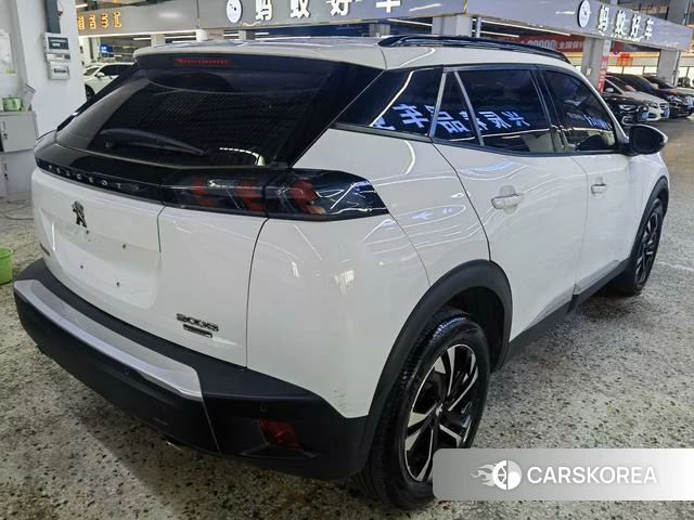 Peugeot 2008 2022 Белый из Китая