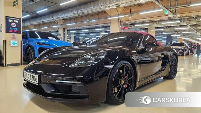 Porsche 718 Boxster 2024 Черный из Кореи
