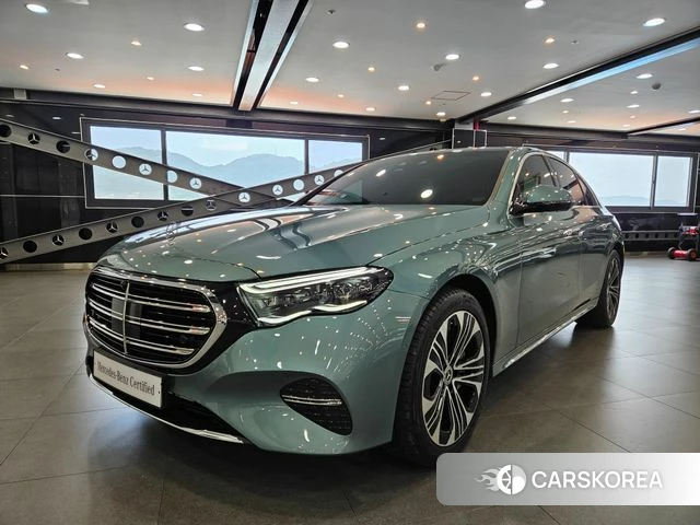 Mercedes-Benz E-Class W214 2025 Небесно-голубой из Кореи
